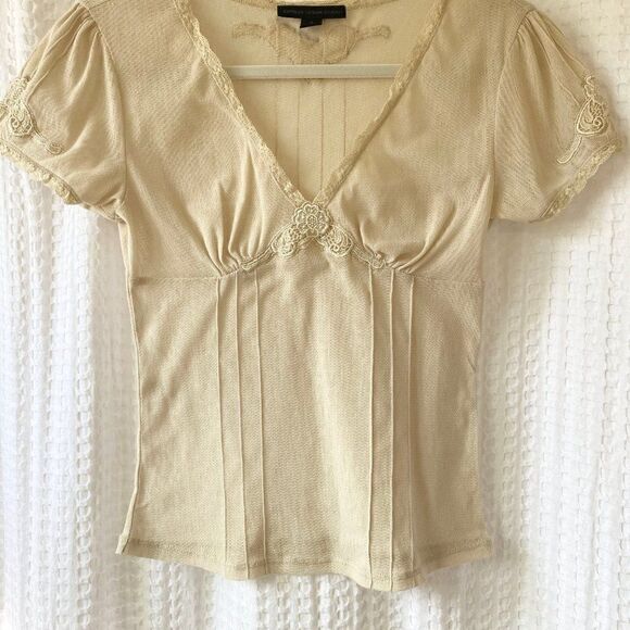 Vintage Y2K Delicate Scalloped Lace Ivory Pleated Blouse - Picture 11 of 12